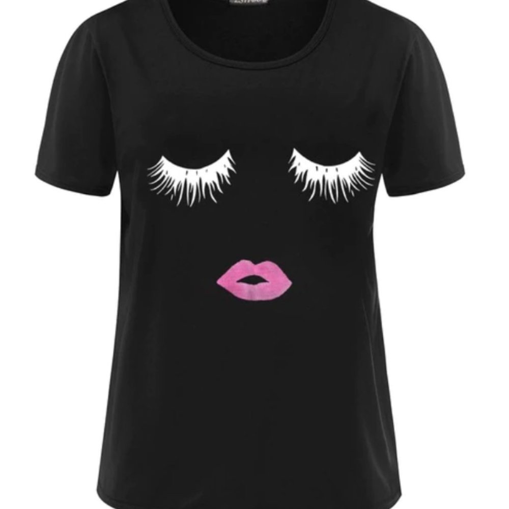 ✨HP✨Eyelashes and Lips T-Shirt - Picture 3 of 5